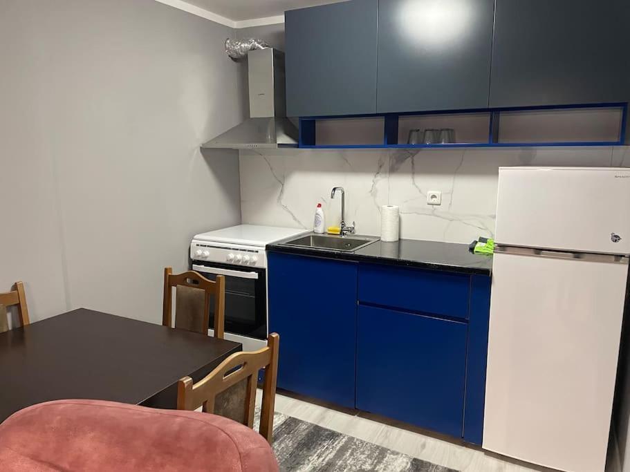 Sunny Prishtina Apartment 普里什蒂纳 外观 照片